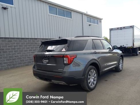 New 2025 Ford Explorer Active w/ Active Comfort Package image 3