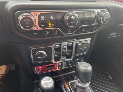 Used 2023 Jeep Wrangler Unlimited Rubicon w/ LED Lighting Group image 15