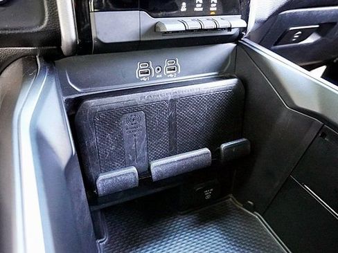 Used 2025 RAM 1500 Big Horn AWD/4WD image 30
