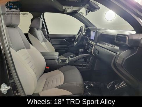 Used 2024 Toyota Tacoma TRD Sport AWD/4WD image 17
