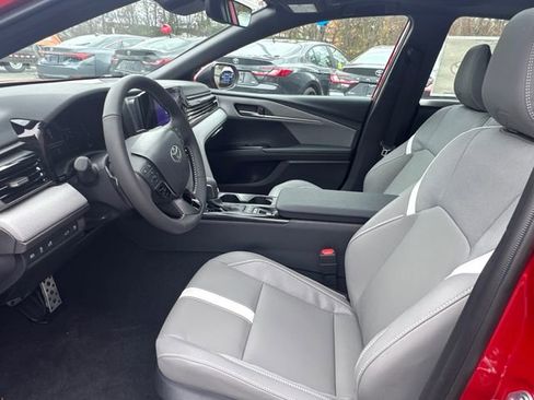 New 2026 Toyota Camry SE AWD/4WD image 32