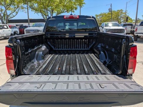 Used 2024 Chevrolet Colorado Z71 w/ Z71 Convenience Package 2 image 12