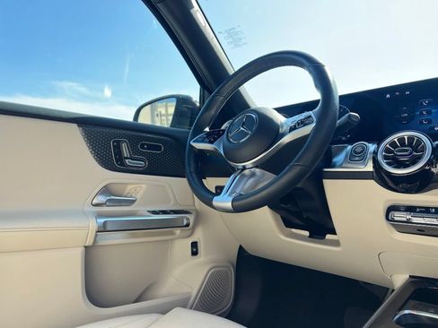 Certified 2025 Mercedes-Benz GLB 250 4MATIC image 14