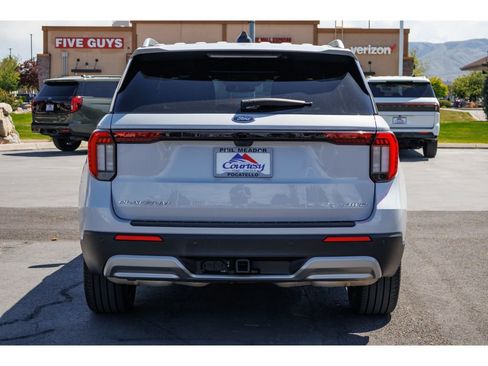 Used 2025 Ford Explorer Platinum w/ LUX Leather Package AWD/4WD image 4