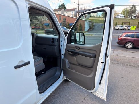Used 2019 Nissan NV 2500 SV w/ Back Door Glass Package image 14