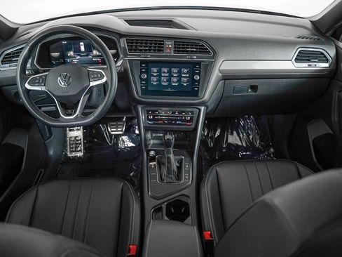 Used 2023 Volkswagen Tiguan SE R-Line FWD image 12