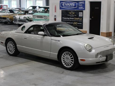 Used 2005 Ford Thunderbird 50th Anniversary RWD image 40