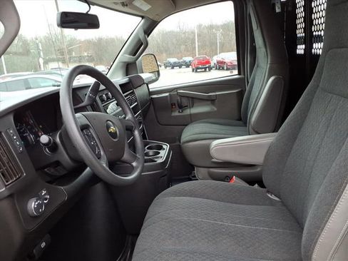 Used 2022 Chevrolet Express 2500 w/ Driver Convenience Package image 5