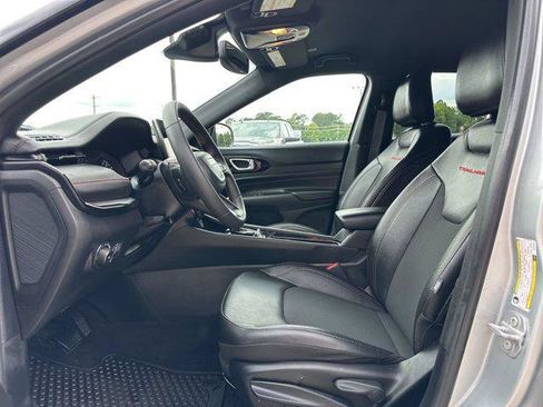 Certified 2025 Jeep Compass Trailhawk AWD/4WD image 9