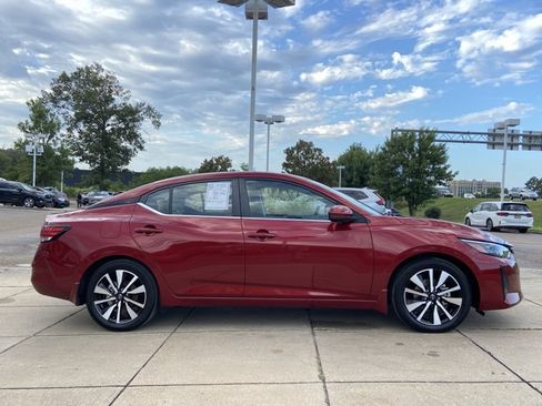 Used 2025 Nissan Sentra SV w/ SV Premium Package FWD image 14