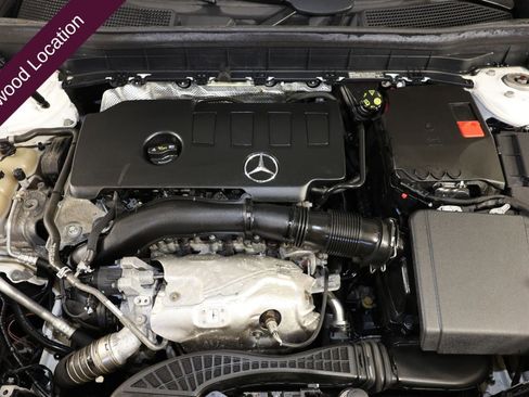 Used 2021 Mercedes-Benz GLB 250 4MATIC image 36