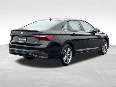 Used 2024 Volkswagen Jetta SE image 7