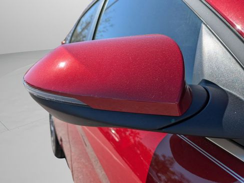 Used 2025 Hyundai Elantra Limited image 27