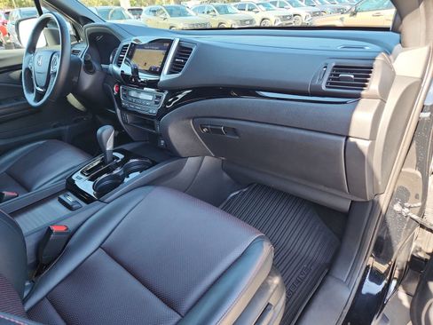 Used 2017 Honda Ridgeline Black Edition image 11