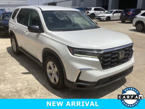 Certified 2023 Honda Pilot LX image 1