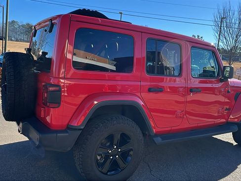 Used 2019 Jeep Wrangler Unlimited Sahara image 8