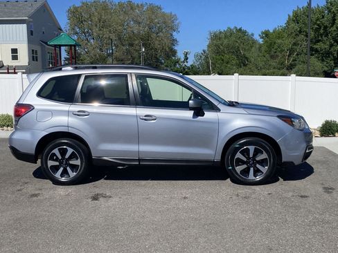 Used 2017 Subaru Forester 2.5i Limited w/ Popular Package #2 AWD/4WD image 7