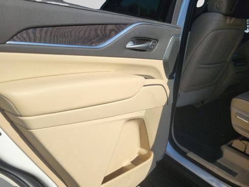 Used 2021 Cadillac Escalade Premium Luxury image 10