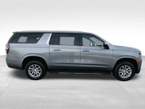 Used 2024 Chevrolet Suburban LT AWD/4WD image 9