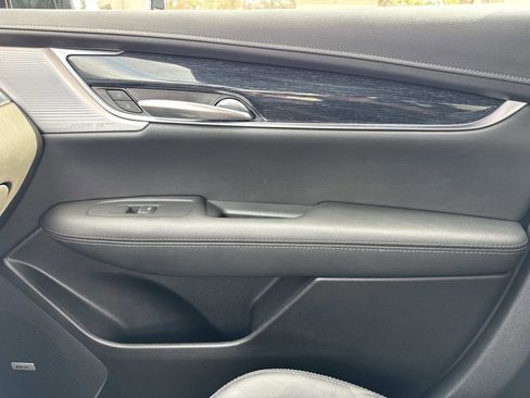 Certified 2025 Cadillac XT5 Premium Luxury image 24