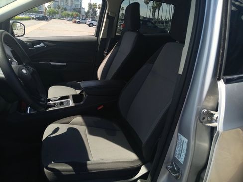 Used 2019 Ford Escape SE FWD image 11