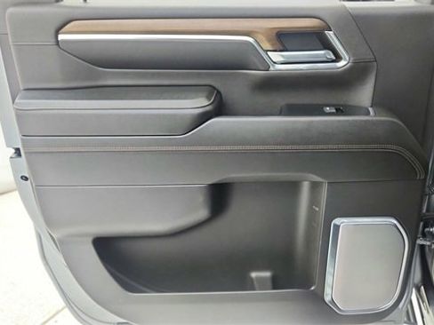 Used 2024 Chevrolet Silverado 3500 High Country image 33