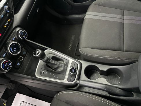 Used 2023 Hyundai Venue SEL image 30