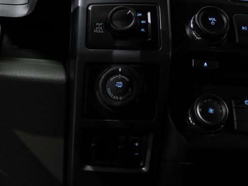 Used 2018 Ford F150 XLT w/ Heavy-Duty Payload Package image 45