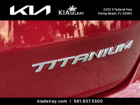 Used 2020 Ford Edge Titanium image 8