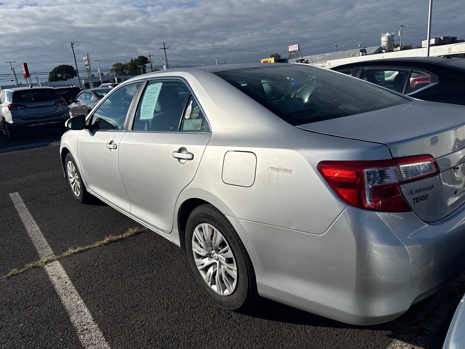 Used 2014 Toyota Camry LE w/ Moonroof Package FWD image 4