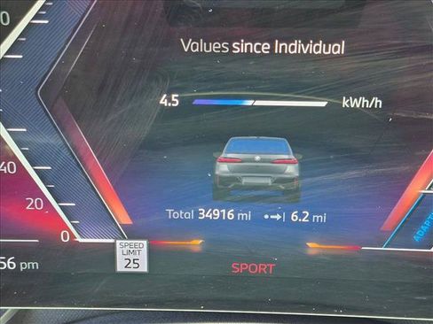 Used 2023 BMW i7 xDrive60 AWD/4WD image 3