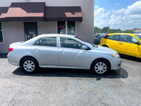 Used 2010 Toyota Corolla image 4