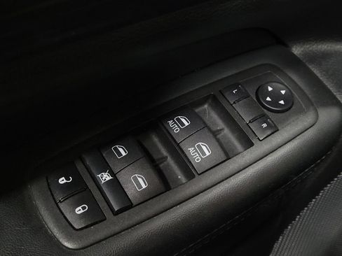 Used 2022 Jeep Grand Cherokee Laredo E image 27