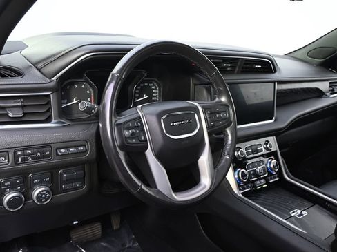 Used 2021 GMC Yukon Denali w/ Denali Premium Package AWD/4WD image 11