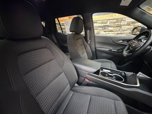 Used 2025 Chevrolet Equinox LT AWD/4WD image 15