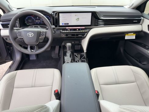 Used 2026 Toyota Camry XLE w/ Premium Plus Package FWD image 17
