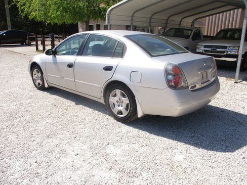 Used 2002 Nissan Altima 2.5 S FWD image 3