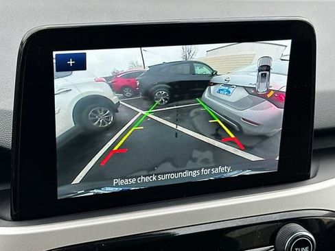 Used 2022 Ford Escape SE image 17