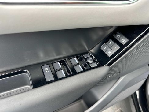 New 2026 Land Rover Range Rover Velar S AWD/4WD image 10