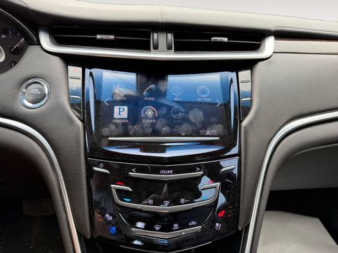 Used 2013 Cadillac XTS Luxury AWD/4WD image 10