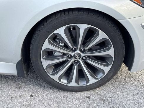Used 2013 Hyundai Genesis 5.0 R-Spec image 9