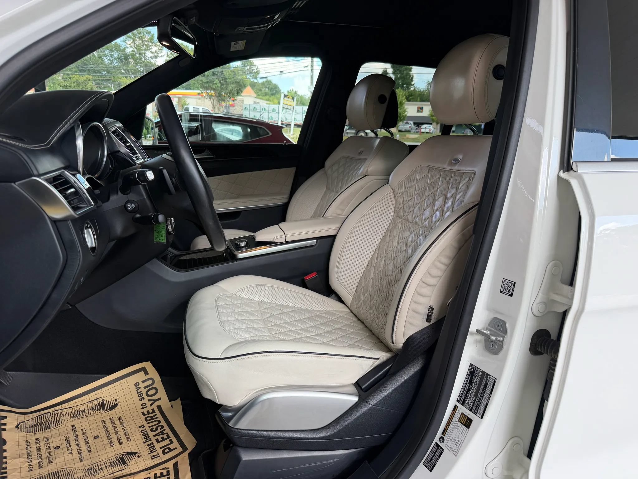 Used 2016 Mercedes-Benz GL 550 4MATIC image 9