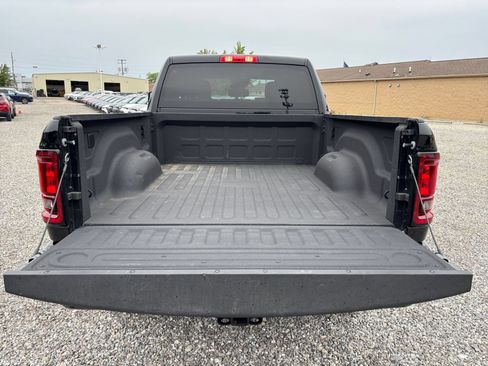 Used 2025 RAM 2500 Big Horn AWD/4WD image 33