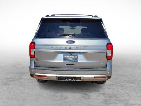Used 2023 Ford Expedition Max XLT image 9