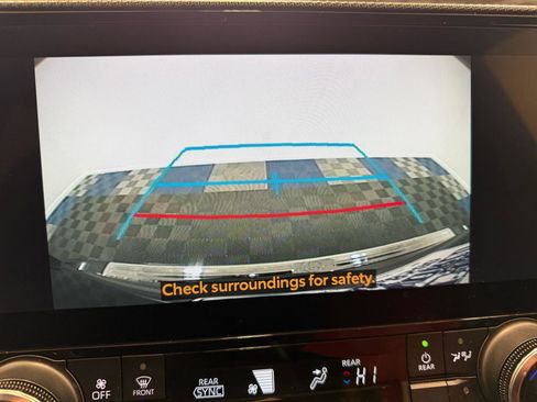 Used 2023 Toyota Highlander XSE image 19