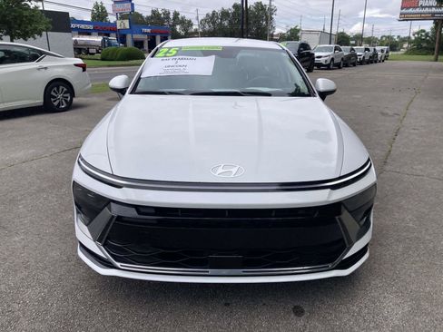 Used 2025 Hyundai Sonata SEL FWD image 12