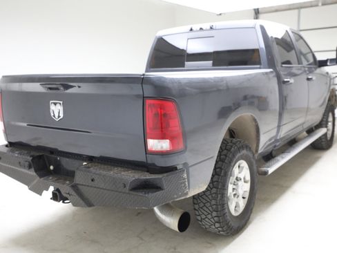 Used 2018 RAM 2500 SLT w/ Luxury Group AWD/4WD image 4