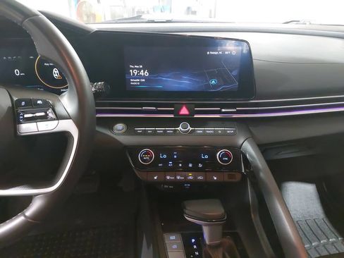Certified 2024 Hyundai Elantra SEL w/ Convenience Package FWD image 21