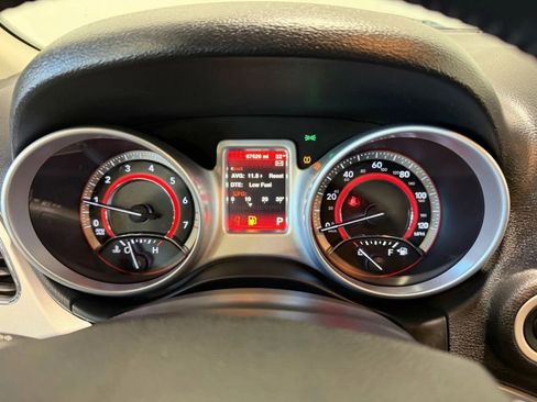 Used 2020 Dodge Journey SE w/ SE Popular Equipment Group image 16