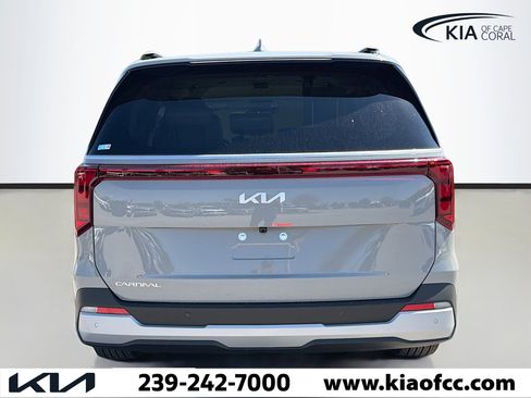 New 2026 Kia Carnival EX image 4